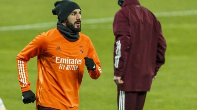 乐鱼官方-本泽马因录像带事件面临庭审 律师：荒谬，不公