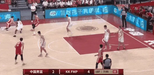 连续取分！庞峥麟先高弧度中投命中，随后蝴蝶穿花打板也进